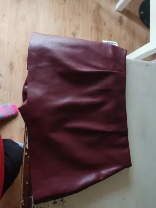 Falda polipiel burdeos sin estrenar Talla M