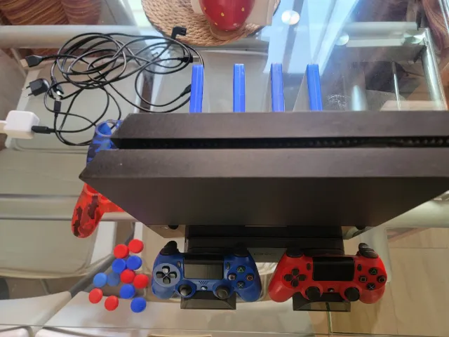 Consola PS4 + 2 Mandos