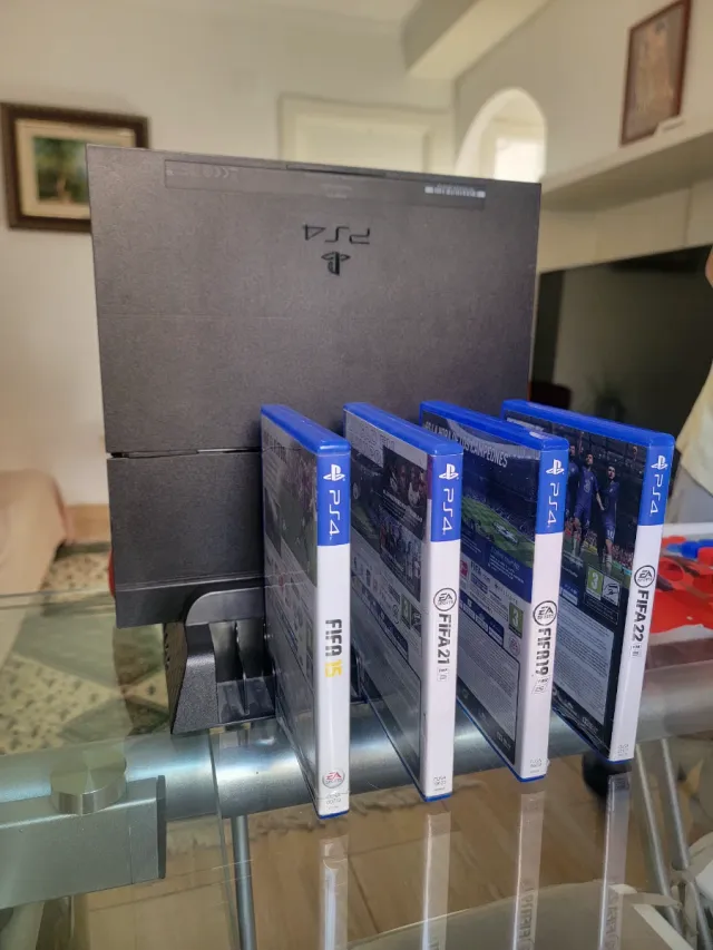 Consola PS4 + 2 Mandos