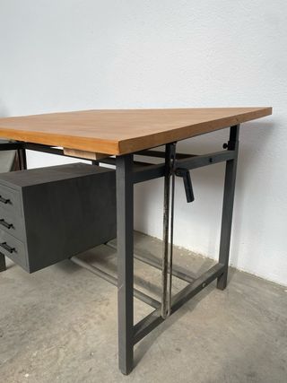 Tavolo in legno massello di faggio e metallo