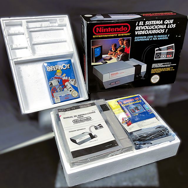 Console Nintendo NES Classica + Gioco Paperboy