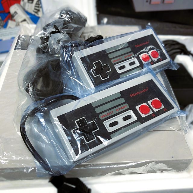 Console Nintendo NES Classica + Gioco Paperboy