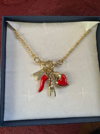 Collana con ciondoli cuore sacro corno