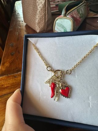 Collana con ciondoli cuore sacro corno