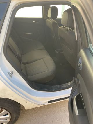 Opel Astra Sport Tourer 2012