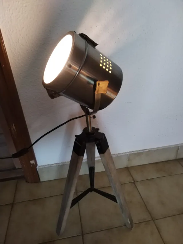 Silla y Lámpara Vintage