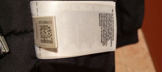 Anorak Adidas Negro con rayas finas en tono gris