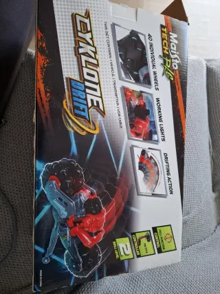 Moto teledirigida con mando