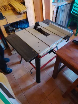 Sierra de mesa para carpintería
