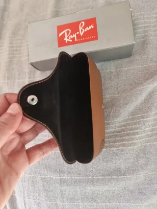 Funda y caja Ray-Ban original Marrón.