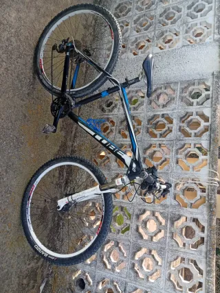 Bicicleta de Montaña Cube