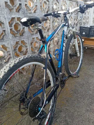 Bicicleta de Montaña Cube