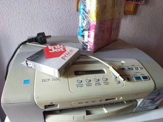 Impresora Brother DCP-165C + cartuchos