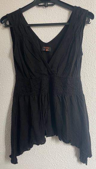 Camiseta Bershka negra fluida Talla M