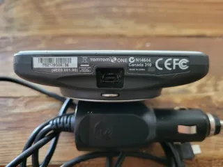 GPS Tomtom con cargador de coche