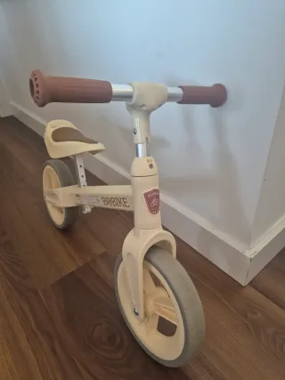 Bicicleta de equilibrio Bobike color crema