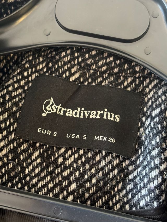 Abrigo Stradivarius gris jaspeado Talla S