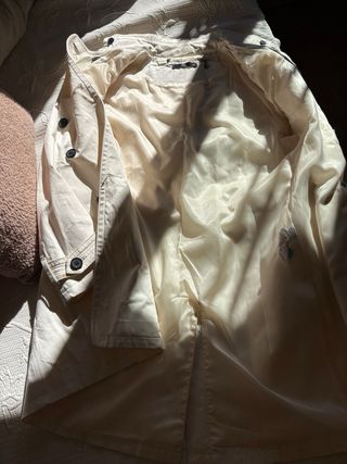 Gabardina blanca