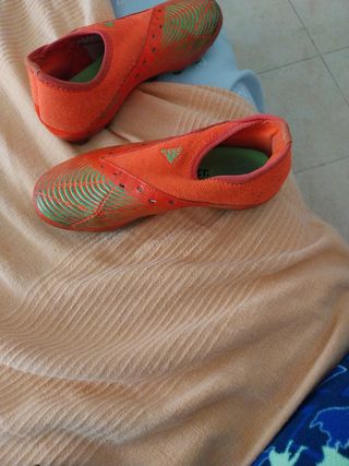Zapatillas de fútbol Adidas Naranja y Verde