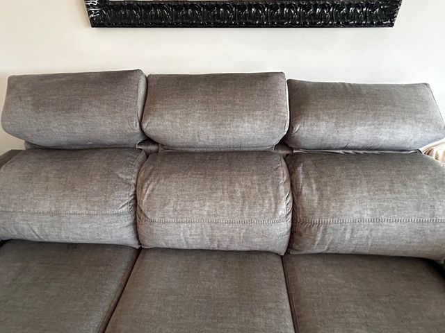 Sofá 3 plazas gris aterciopelado