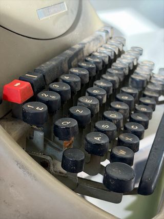 Macchina da scrivere Olivetti Lexikon 80