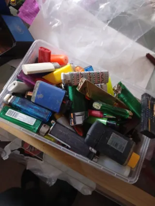 Lotto di accendini vari antichi di una volta