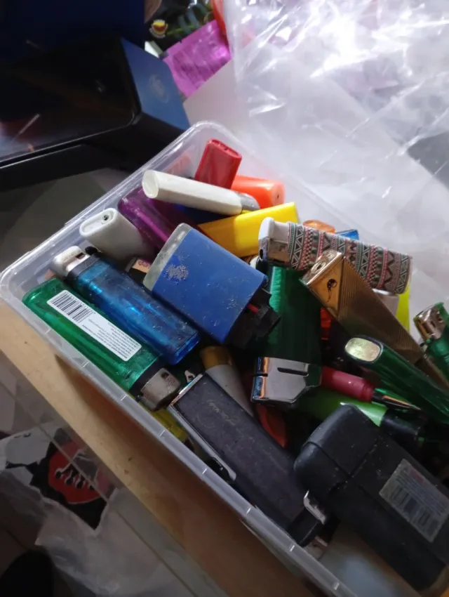 Lotto di accendini vari antichi di una volta