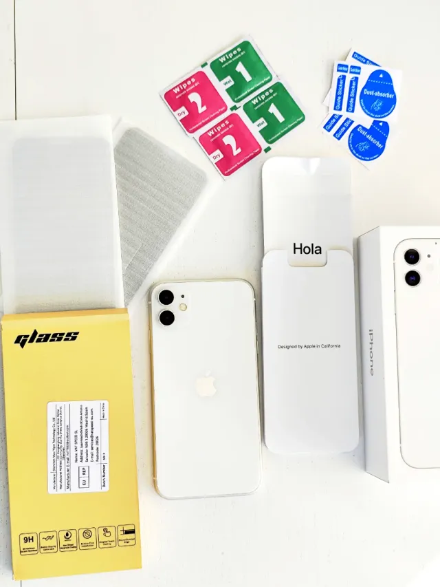 iPhone 11 + Protectores de Pantalla