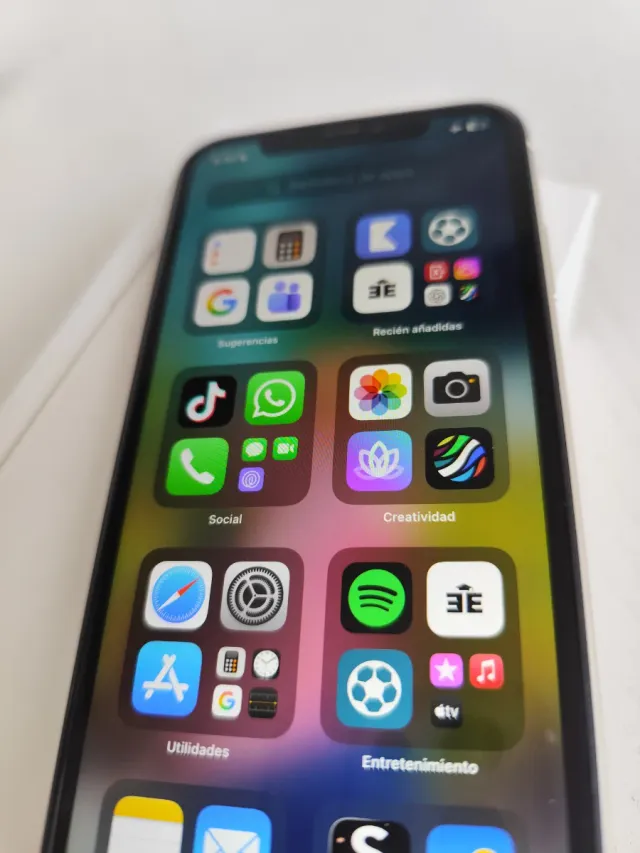 iPhone 11 + Protectores de Pantalla