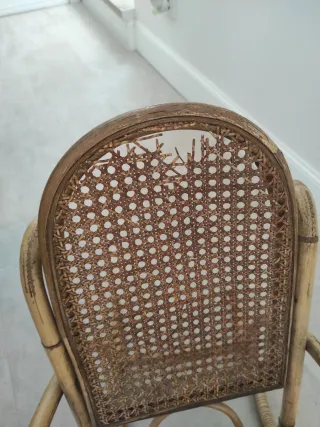 Mecedora infantil de mimbre