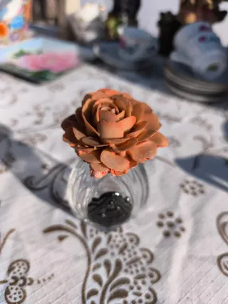 Bote colonia antiguo rosa con adorno