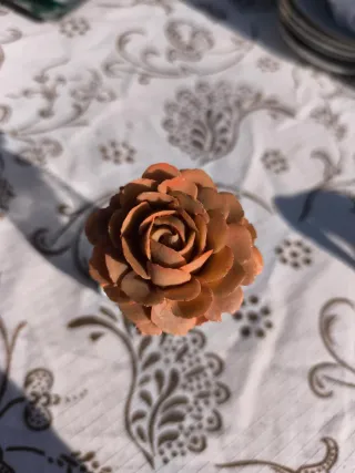 Bote colonia antiguo rosa con adorno