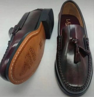 Mocasines de piel con borlas