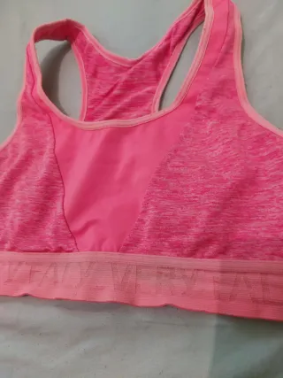 Conjunto top y shorts deportivos rosa