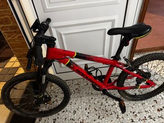 Bicicleta Rockrider Infantil Roja