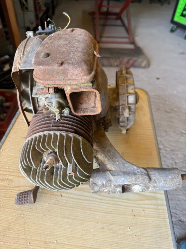 Motor Vespa 150GS 04M