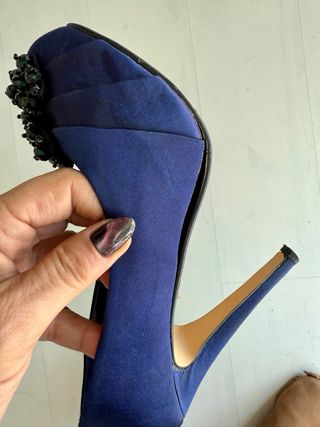 Zapatos de tacón raso pedrería azul