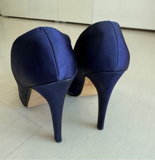 Zapatos de tacón raso pedrería azul