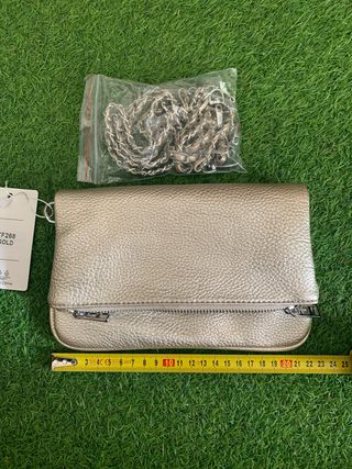 Bolso de mano dorado