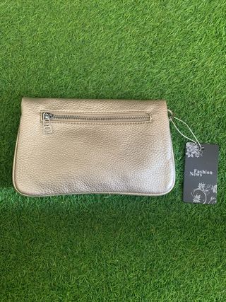 Bolso de mano dorado