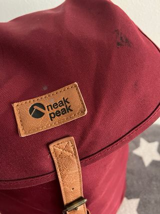 Mochila Neak Peak Granate 18 L