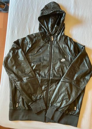 Chaqueta Nike Windrunner (talla XL)