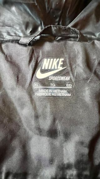 Chaqueta Nike Windrunner (talla XL)