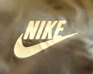 Chaqueta Nike Windrunner (talla XL)