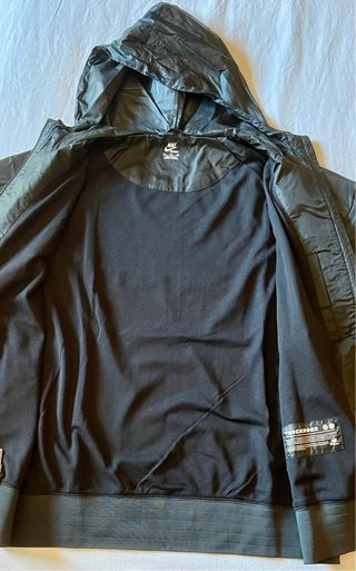 Chaqueta Nike Windrunner (talla XL)