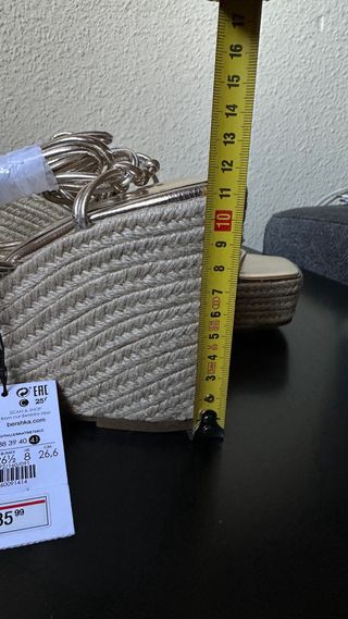 Sandalias cuña doradas