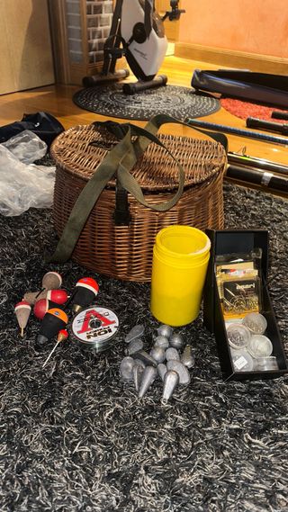 Lote material pesca: cañas y carretes