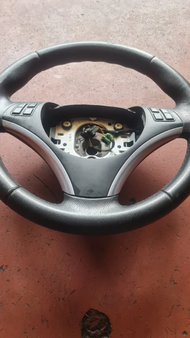 Volante bmw e87 e90 e91 e92 serie 1 serie 3 320d