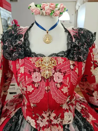 Traje de Fallera seda natural con manteletas