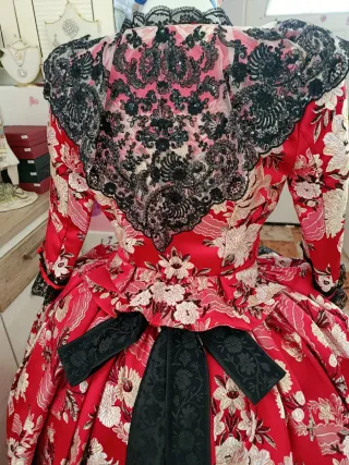 Traje de Fallera seda natural con manteletas